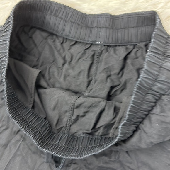Lululemon Move Lightly Short *5.5" Black - Picture 3 of 6